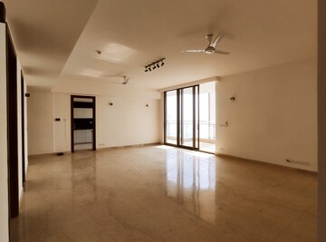 Room in 4 BHK Apartment at M3M Golf Estate, Sector 65 – for Rent