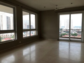 Room in 5 BHK Apartment at Emaar The Palm Springs, Sector 54 – for Rent