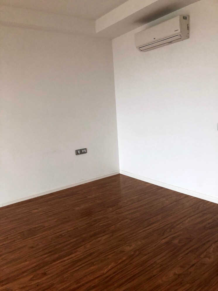 Room, dlf-the-crest 4 Bedroom 3541 Sq.Ft. Apartment In Sector 54 Gurgaon 7672267