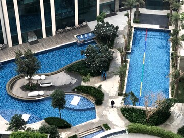Swimming Pool in 4 BHK Apartment at DLF The Crest, Sector 54 – for Rent