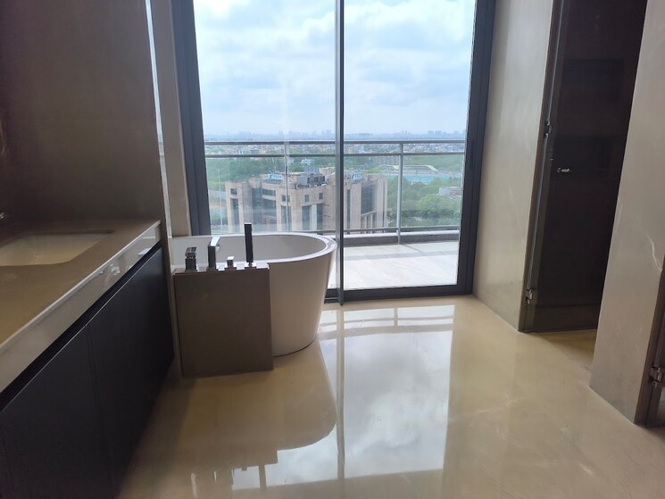 Bathroom, suncity-platinum-towers 4 Bedroom 4175 Sq.Ft. Apartment In Sector 28 Gurgaon 7672274