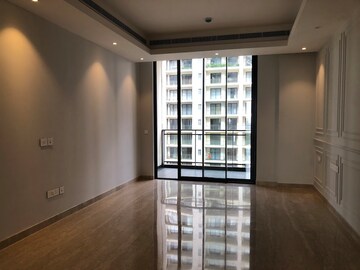 Room in 4 BHK Apartment at Suncity Platinum Towers, Sector 28 – for Rent