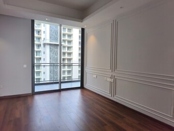 Room in 4 BHK Apartment at Suncity Platinum Towers, Sector 28 – for Rent