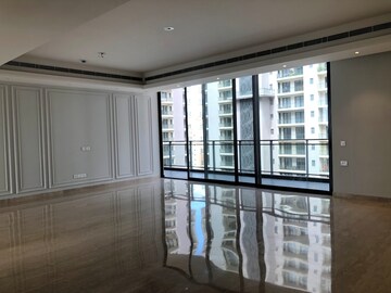 Room in 4 BHK Apartment at Suncity Platinum Towers, Sector 28 – for Rent