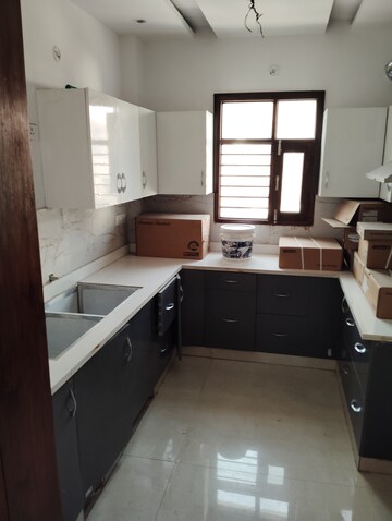 Kitchen in 4 BHK Builder Floor at Sector 37 – for Sale
