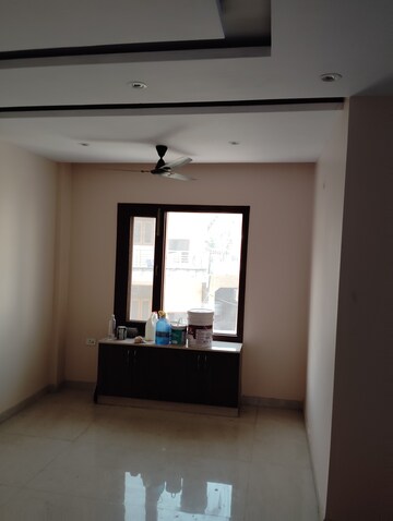 Room in 4 BHK Builder Floor at Sector 37 – for Sale