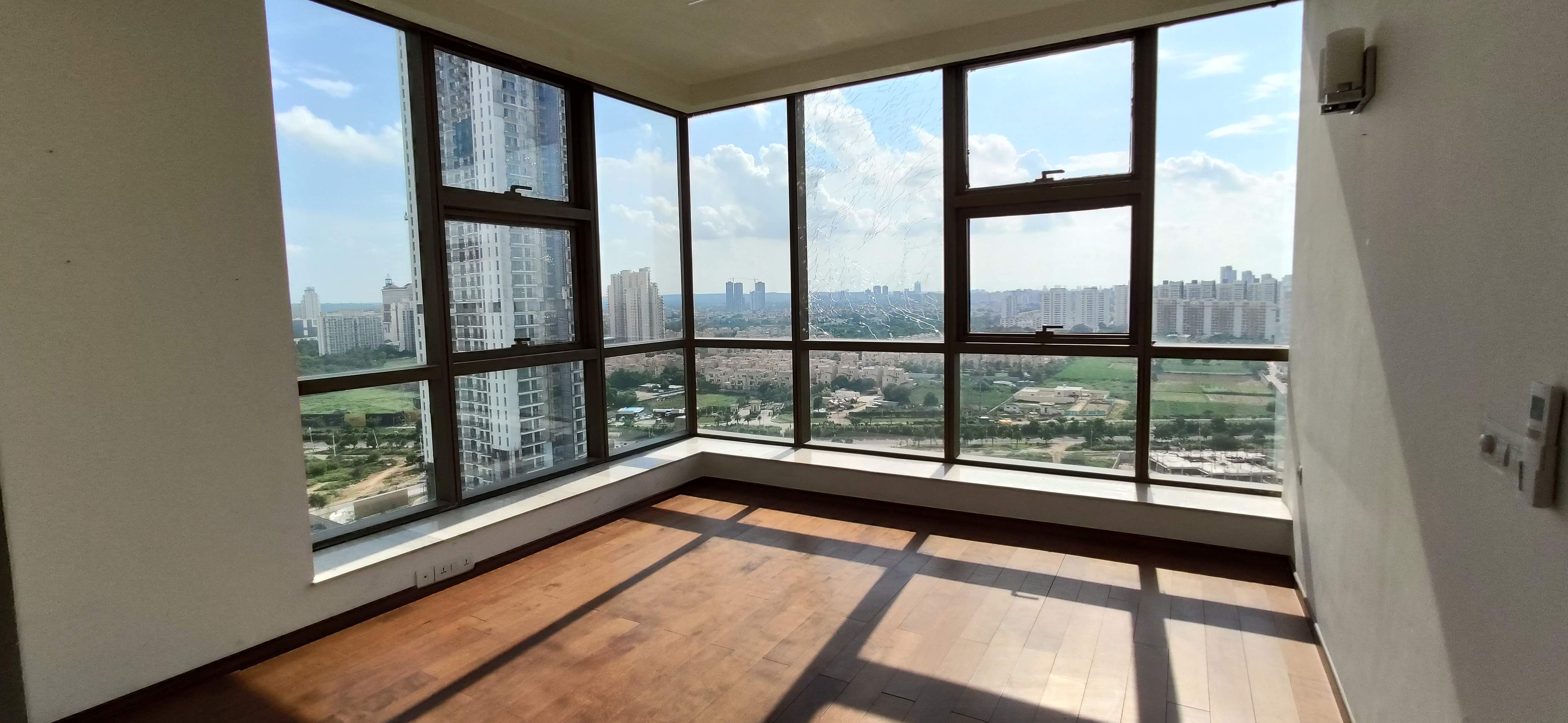 5 BHK + Pooja Room,Servant Room,Study Room 5210 Sq.Ft. Apartment in M3M Golf Estate