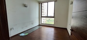 Room in 5 BHK Apartment at M3M Golf Estate, Sector 65 – for Rent