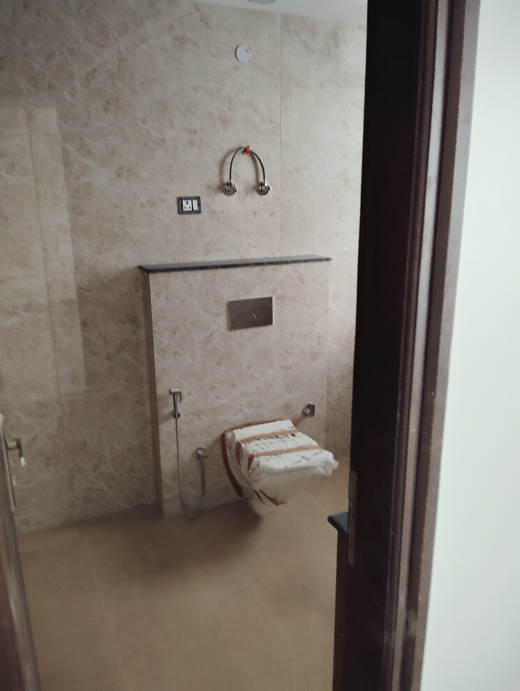 Bathroom, sector 37 4 Bedroom 2403 Sq.Ft. Builder Floor In Sector 37 Faridabad 7672308