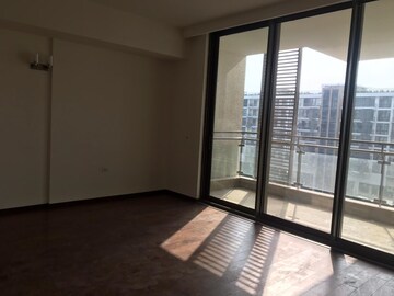 Room in 4 BHK Apartment at M3M Golf Estate, Sector 65 – for Rent