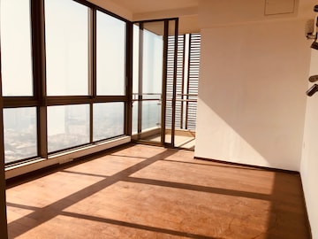 Room in 4 BHK Apartment at M3M Golf Estate, Sector 65 – for Rent