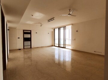 Room in 4 BHK Apartment at M3M Golf Estate, Sector 65 – for Rent