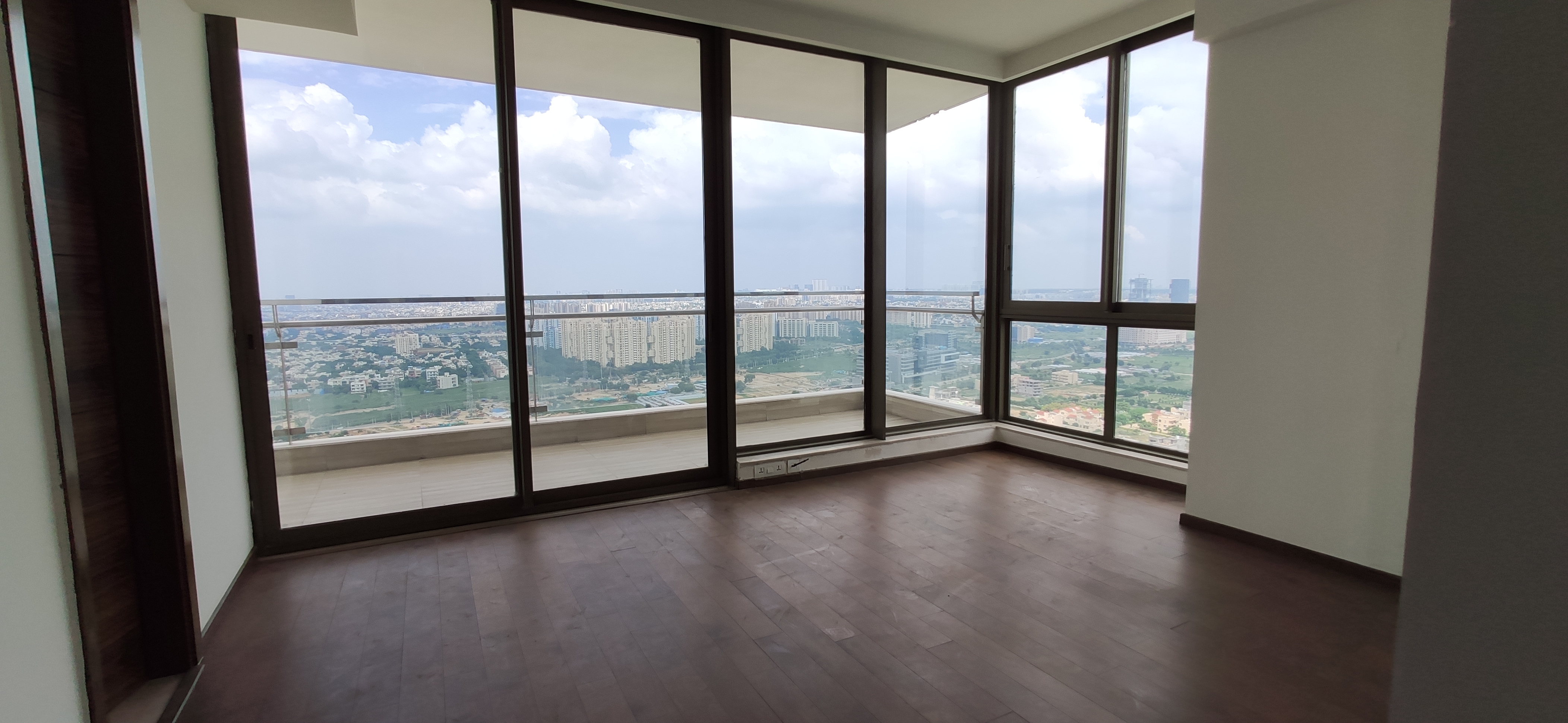 4 BHK + Pooja Room,Servant Room,Study Room 4010 Sq.Ft. Apartment in M3M Golf Estate