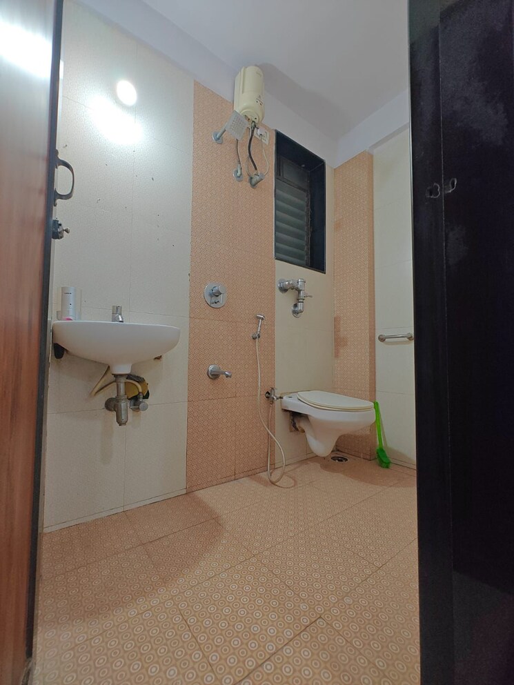 Bathroom, rajeshree-avenue 1 Bedroom 430 Sq.Ft. Apartment In Borivali West Mumbai 7672378