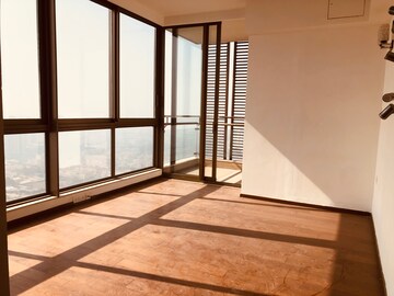 Room in 4 BHK Apartment at M3M Golf Estate, Sector 65 – for Rent