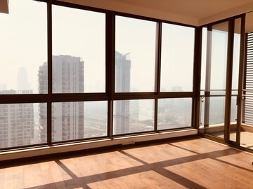 Room in 4 BHK Apartment at M3M Golf Estate, Sector 65 – for Rent