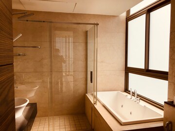 Bathroom in 4 BHK Apartment at M3M Golf Estate, Sector 65 – for Rent