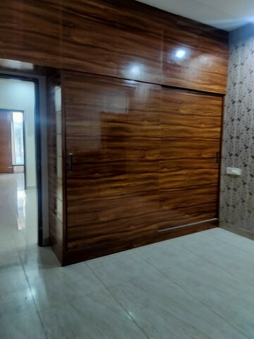 Room in 3 BHK Builder Floor at Dhakoli Village – for Sale
