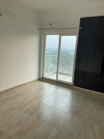 Room in 2 BHK Apartment at Migsun Twiinz, Eta Ii Greater Noida – for Sale
