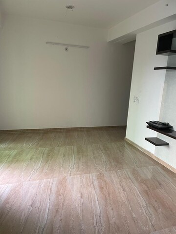 Room in 2 BHK Apartment at Migsun Twiinz, Eta Ii Greater Noida – for Sale