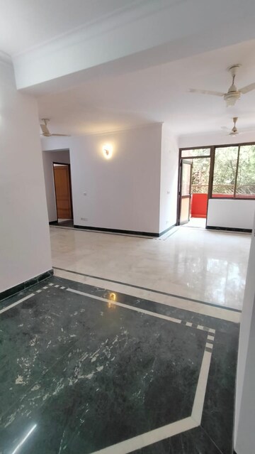 रेसिडेंशियल फ्लैट वर्ग फुट फॉर रेंट इन द्वारका दिल्ली  7672458