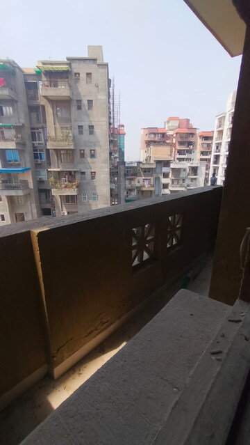 रेसिडेंशियल फ्लैट वर्ग फुट फॉर रेंट इन द्वारका दिल्ली  7672458