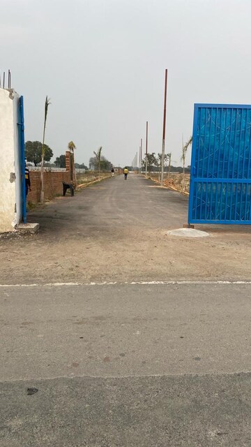  Plot – Exterior View View at Noida Expressway - for Sale