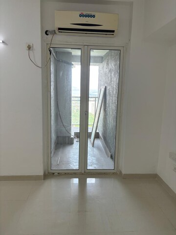Room in 3 BHK Apartment at Omkar Veda Exclusive, Parel – for Sale