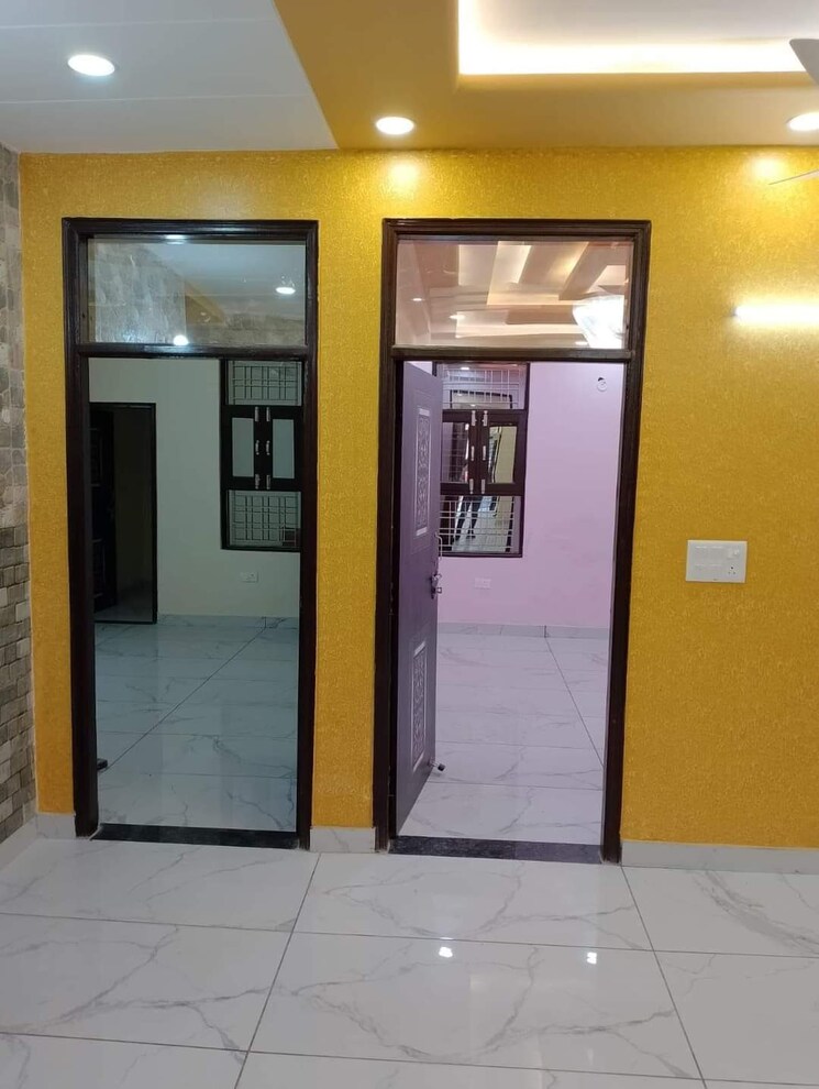 Room, shradhapuri phase 1 3 Bedroom 165 Sq.Yd. Apartment In Shradhapuri Phase 1 Meerut 7672827