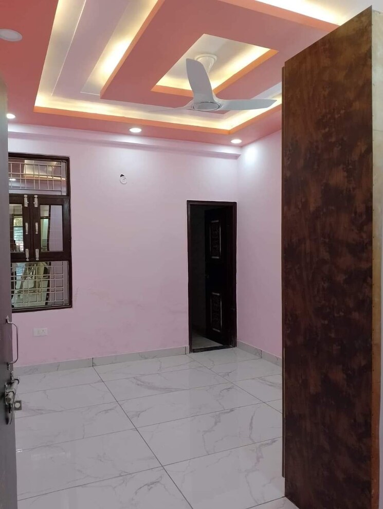 Room, shradhapuri phase 1 3 Bedroom 165 Sq.Yd. Apartment In Shradhapuri Phase 1 Meerut 7672827