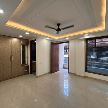 Room in 4 BHK Builder Floor at Chattarpur – for Sale