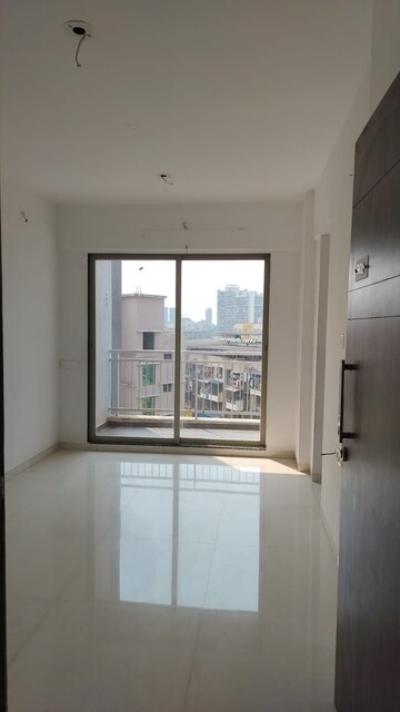 Room in 1 BHK Apartment at Seasons Orchid, Kalyan West – for Rent