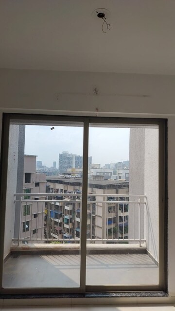 Room in 1 BHK Apartment at Seasons Orchid, Kalyan West – for Rent