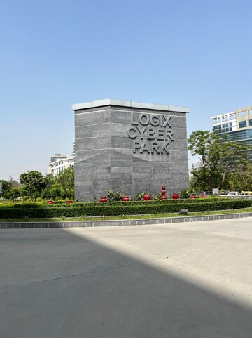  Office Space – Exterior View View at Logix Cyber Park, Sector 62 - for Sale