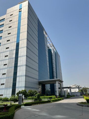  Office Space – Exterior View View at Logix Cyber Park, Sector 62 - for Sale