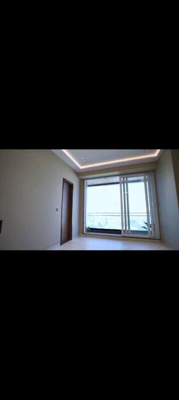 Room in 4 BHK Apartment at Prabhadevi – for Sale