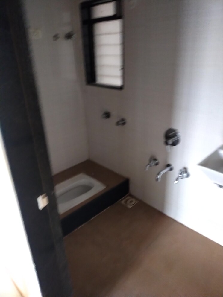 Bathroom, aashapura-crown-city 2 Bedroom 950 Sq.Ft. Apartment In Kalyan East Thane 7673536