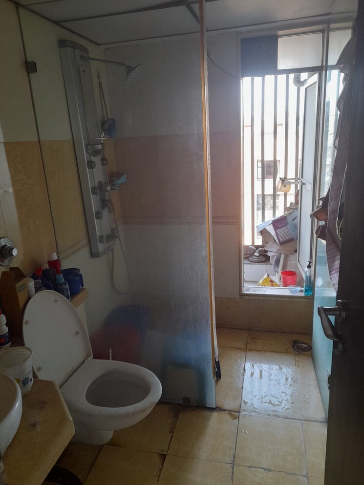 Bathroom, dev-chhaya 1 Bedroom 500 Sq.Ft. Apartment In Tardeo Mumbai 7673583