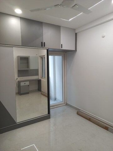 Room in 3 BHK Apartment at Kokapet – for Sale