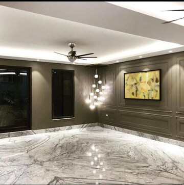 Parking in 3 BHK Builder Floor at Mahavir Enclave – for Sale