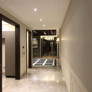 Building Lobby in 3 BHK Builder Floor at Mahavir Enclave – for Sale