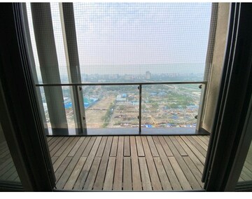 Room in 2 BHK Apartment at Lodha New Cuffe Parade, Wadala – for Sale