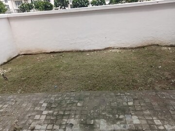 Master Bedroom in 3 BHK Builder Floor at DLF Hyde Park, South Mullanpur – for Sale