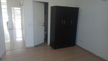 Room in 3 BHK Builder Floor at DLF Hyde Park, South Mullanpur – for Sale