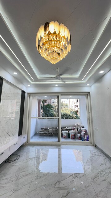 Furnished Amenities in 4 BHK Apartment at Sector 11 Dwarka – for Sale