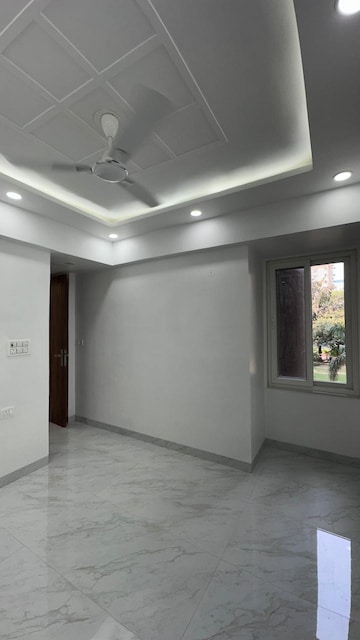 Room in 4 BHK Apartment at Sector 11 Dwarka – for Sale