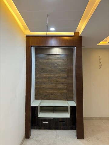 Furnished Amenities in 4 BHK Builder Floor at Sector 85 – for Sale