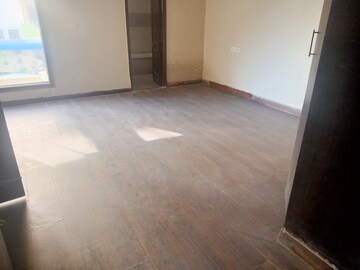 Room in 3 BHK Builder Floor at Vip Road – for Sale