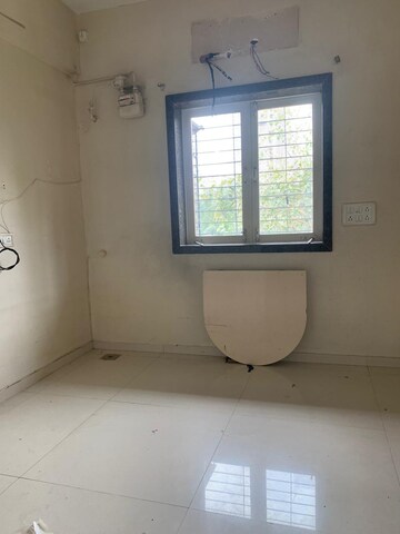 Room in 1 RK Apartment at Jawan Nagar CHS, Borivali West – for Sale