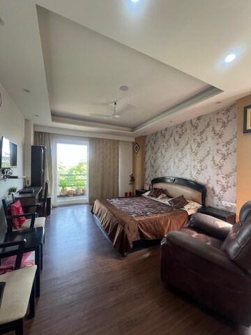 Living Room in 4 BHK Builder Floor at Kendriya Vihar, Sector 56 – for Sale